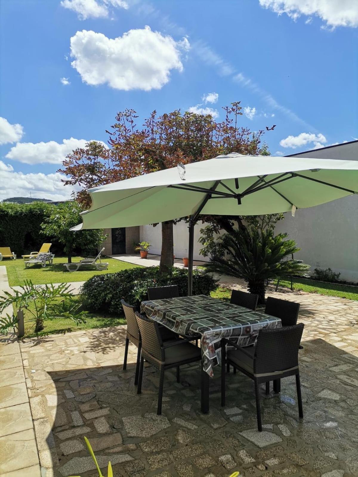 Casa Além Rio 6 Hóspedes Em * Santo Tirso